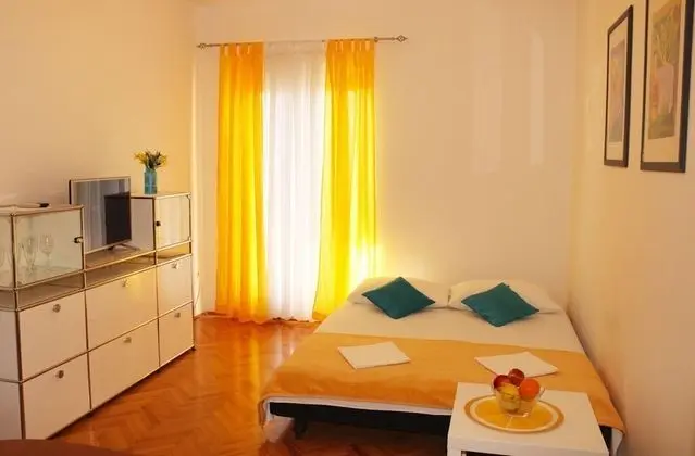 Apart Daire (Lina - 30m from the beach - A4(2+2))