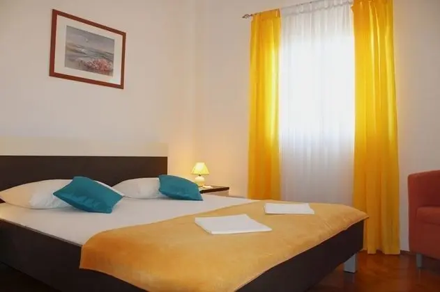 Apart Daire (Lina - 30m from the beach - A4(2+2))