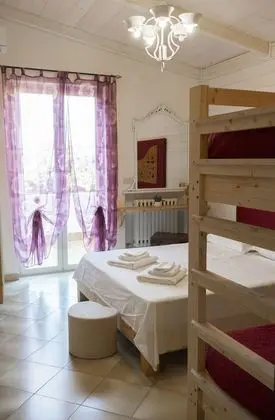 Dört Kişilik Oda, Balkon, Havuz Manzaralı