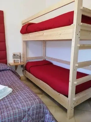 Dört Kişilik Oda, Balkon, Havuz Manzaralı