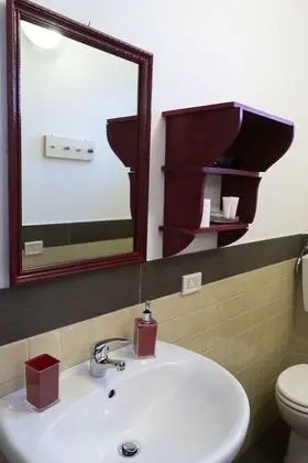 Dört Kişilik Oda, Balkon, Havuz Manzaralı