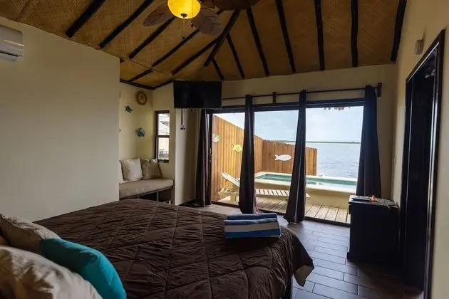 Honeymoon Bungalov, 1 En Büyük (King) Boy Yatak, Kişiye Özel Havuzlu, Okyanus Manzaralı
