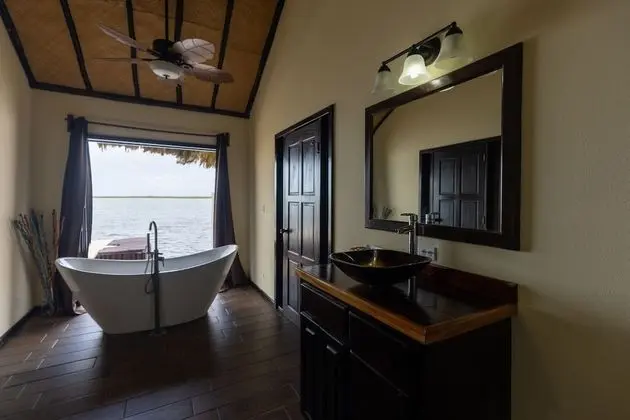 Honeymoon Bungalov, 1 En Büyük (King) Boy Yatak, Kişiye Özel Havuzlu, Okyanus Manzaralı