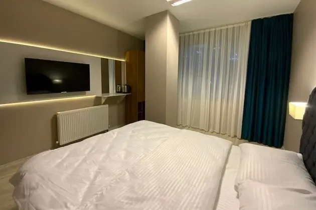Deluxe Tek Büyük Yataklı Oda