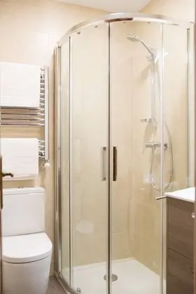 Üç Kişilik Oda, 3 Tek Kişilik Yatak