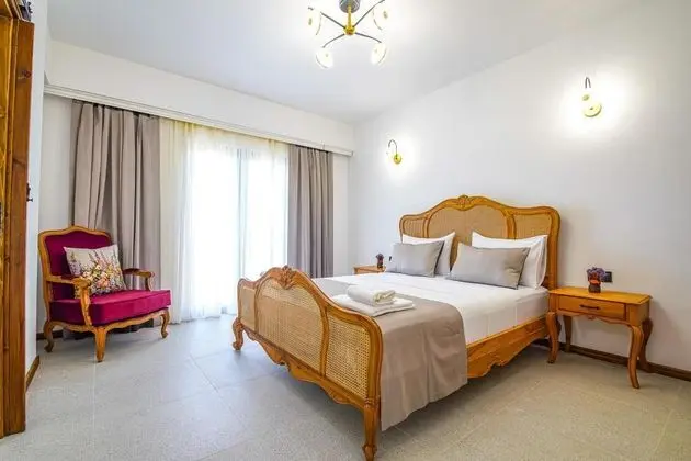 1+1 Aile Odası, Bahçe Manzaralı, Balkonlu