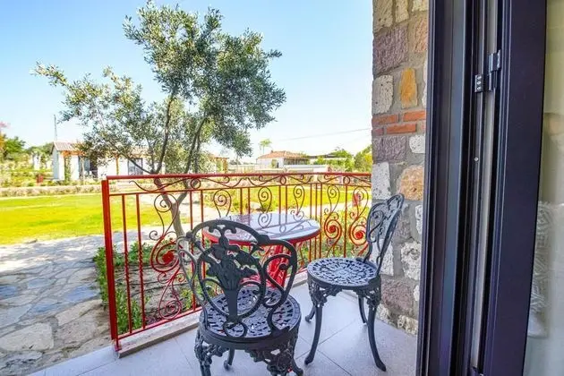 1+1 Aile Odası, Bahçe Manzaralı, Balkonlu