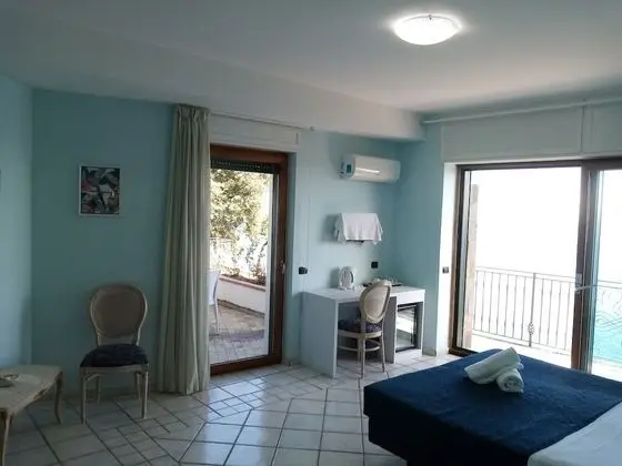Panoramic Tek Büyük Yataklı Oda, Teras, Deniz Manzaralı