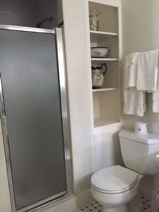 Basic Oda, 1 Büyük (Queen) Boy Yatak