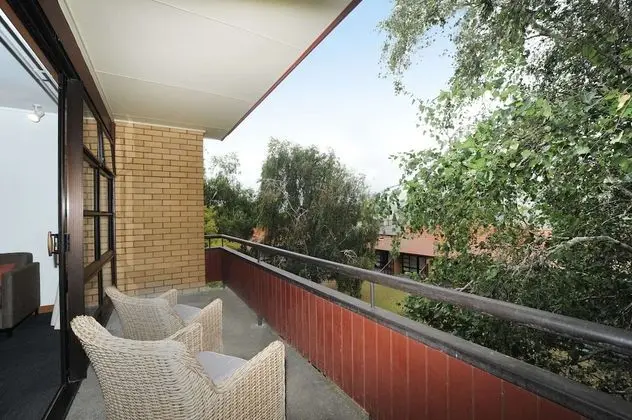 Premium Oda, 1 Büyük (Queen) Boy Yatak, Sigara İçilmez, Balkon