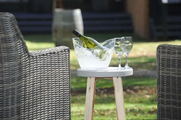 Premium Oda, 1 Büyük (Queen) Boy Yatak, Sigara İçilmez, Balkon