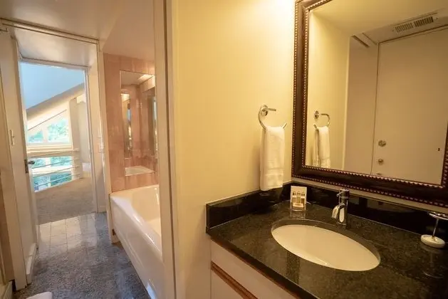 Süit, Özel Banyo (Lincoln Park #2)