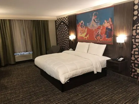 Luxury Oda