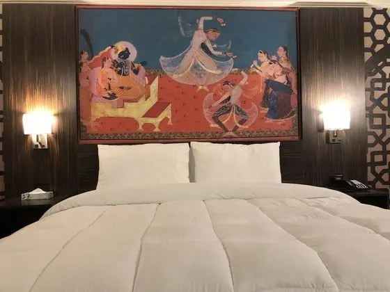 Luxury Oda