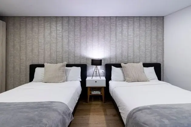 1-Bedroom Double Suite