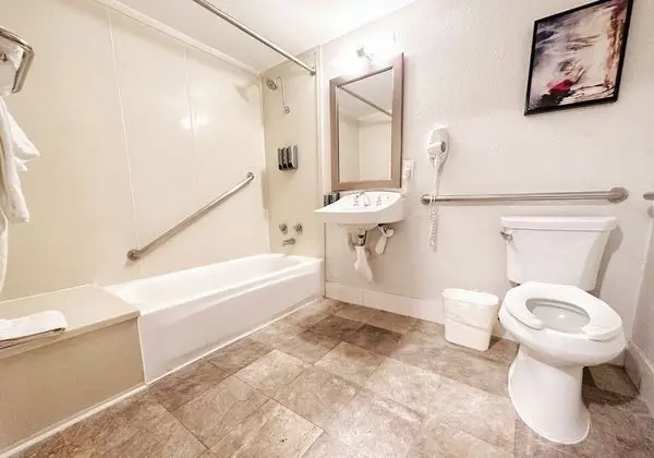 Accessible King Room with Bathtub