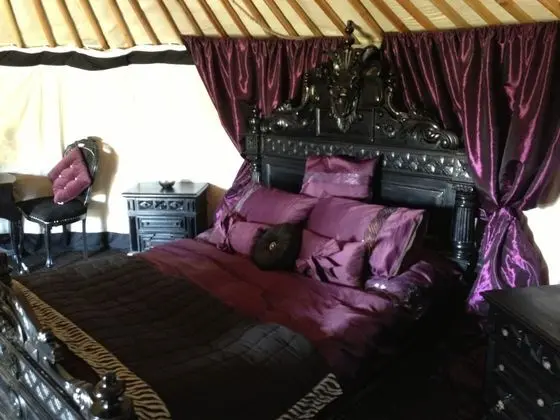 Luxury Çadır (Glamping Yurt - Gothic)