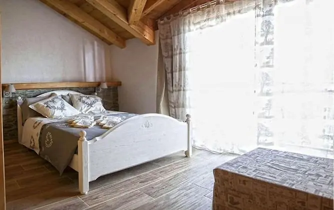 Classic Tek Büyük Yataklı Oda