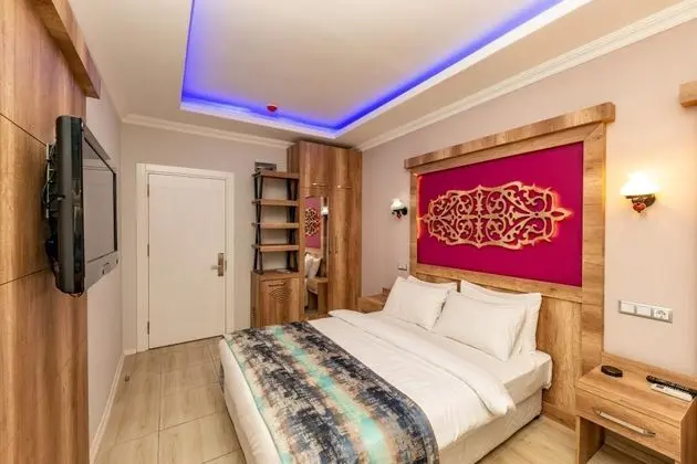 Çift Kişilik, Şehir Manzaralı