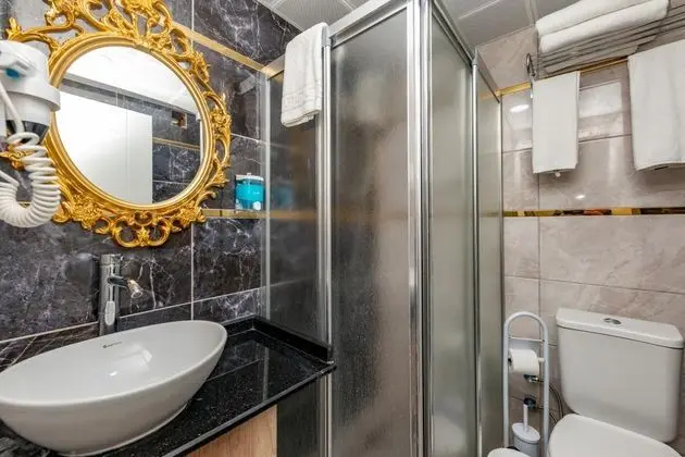 Çift Kişilik, Şehir Manzaralı