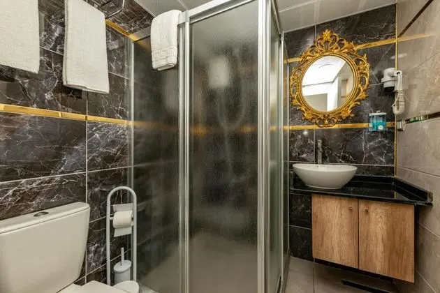 Çift Kişilik, Şehir Manzaralı