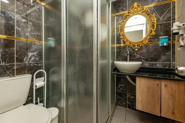 Çift Kişilik, Şehir Manzaralı