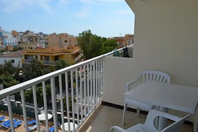 Tek Büyük Yataklı Oda, Balkon (2 Adults + 1 Child)