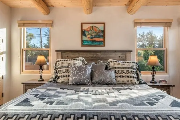 Ev (Linda - Stunning Contemporary Home, W)