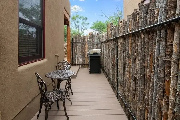 Ev (Linda - Stunning Contemporary Home, W)