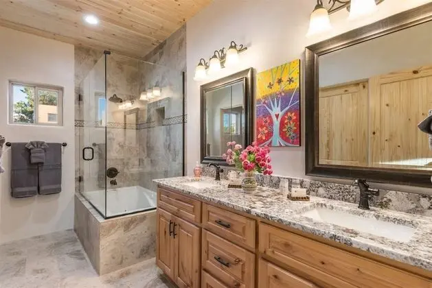 Ev (Linda - Stunning Contemporary Home, W)