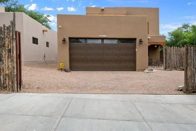 Ev (Linda - Stunning Contemporary Home, W)