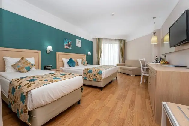 https://images.etstur.com/imgproxy/resize/2560x1440/files/images/hotelImages/etsrooms/520069/Linda_Sunny_Beach_20260107103521_1.jpg