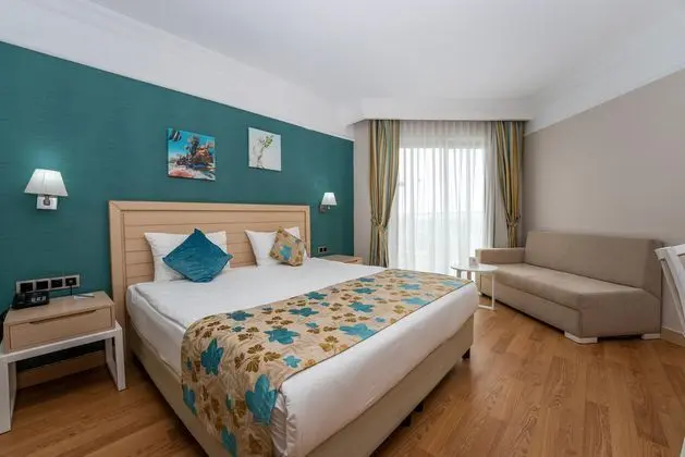 https://images.etstur.com/imgproxy/resize/2560x1440/files/images/hotelImages/etsrooms/520069/Linda_Sunny_Beach_20260107103522_3.jpg
