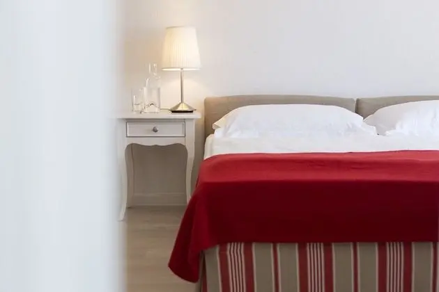 Basic Tek Büyük Yataklı Oda, Göl Kenarı