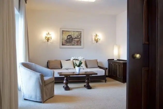 Deluxe Tek Büyük Yataklı Oda, Göl Kenarı