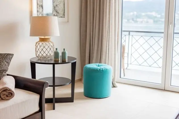 Deluxe Tek Büyük Yataklı Oda, Göl Kenarı