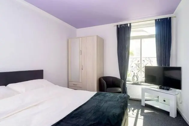 Tek Büyük Yataklı Oda (Private External Bathroom)