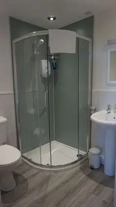 Traditional Tek Büyük Yataklı Oda