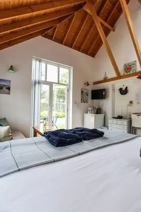 Tek Büyük veya İki Ayrı Yataklı Oda (The Garden Room)