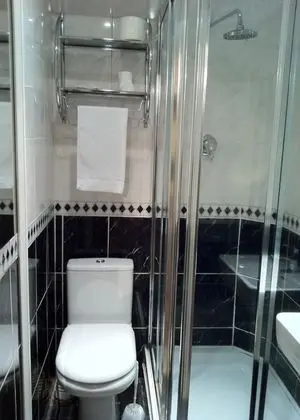 Büyük Yataklı Tek Kişilik Oda