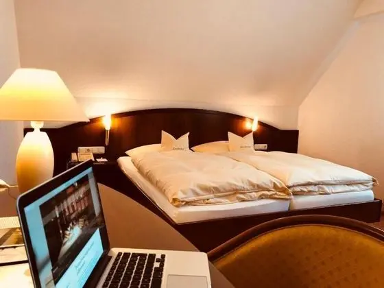 Comfort Tek Büyük Yataklı Oda