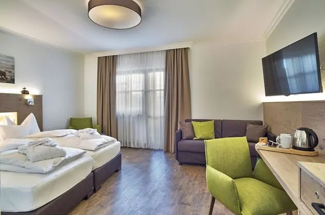 Classic Dört Kişilik Oda, 1 Yatak Odası, Balkon, Bahçe Manzaralı