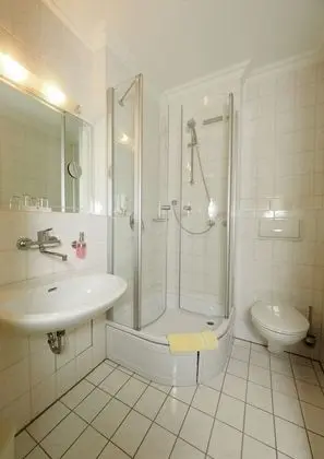 Classic Tek Büyük Yataklı Oda