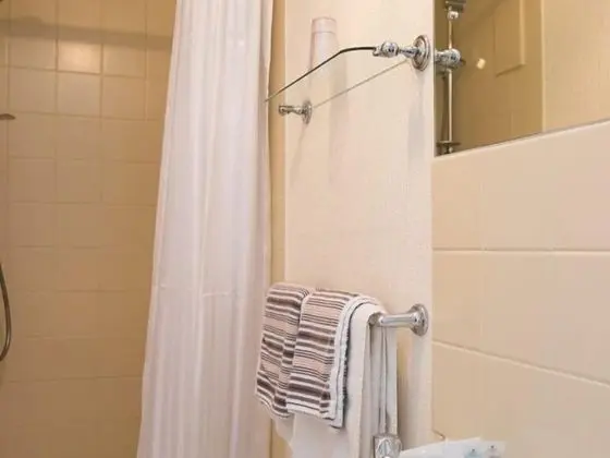 Tek Büyük Yataklı Oda, Banyolu/Duşlu, Kısmi Deniz Manzaralı (Room 3)