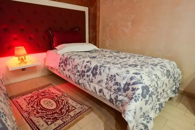Üç Kişilik Oda