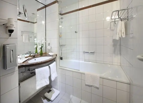 Deluxe Oda, 1 En Büyük (King) Boy Yatak