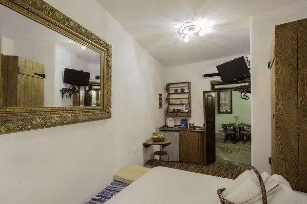 Traditional Tek Büyük Yataklı Oda