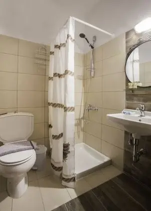 Traditional Tek Büyük Yataklı Oda