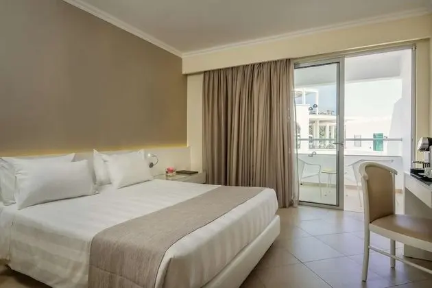 Deluxe Tek Büyük Yataklı Oda, Bahçe Manzaralı