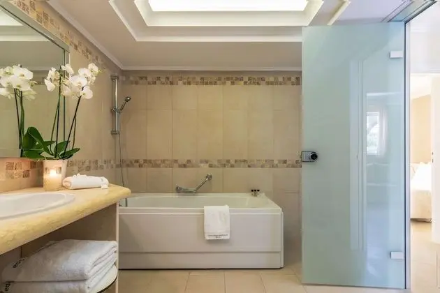 Deluxe Tek Büyük Yataklı Oda, Bahçe Manzaralı